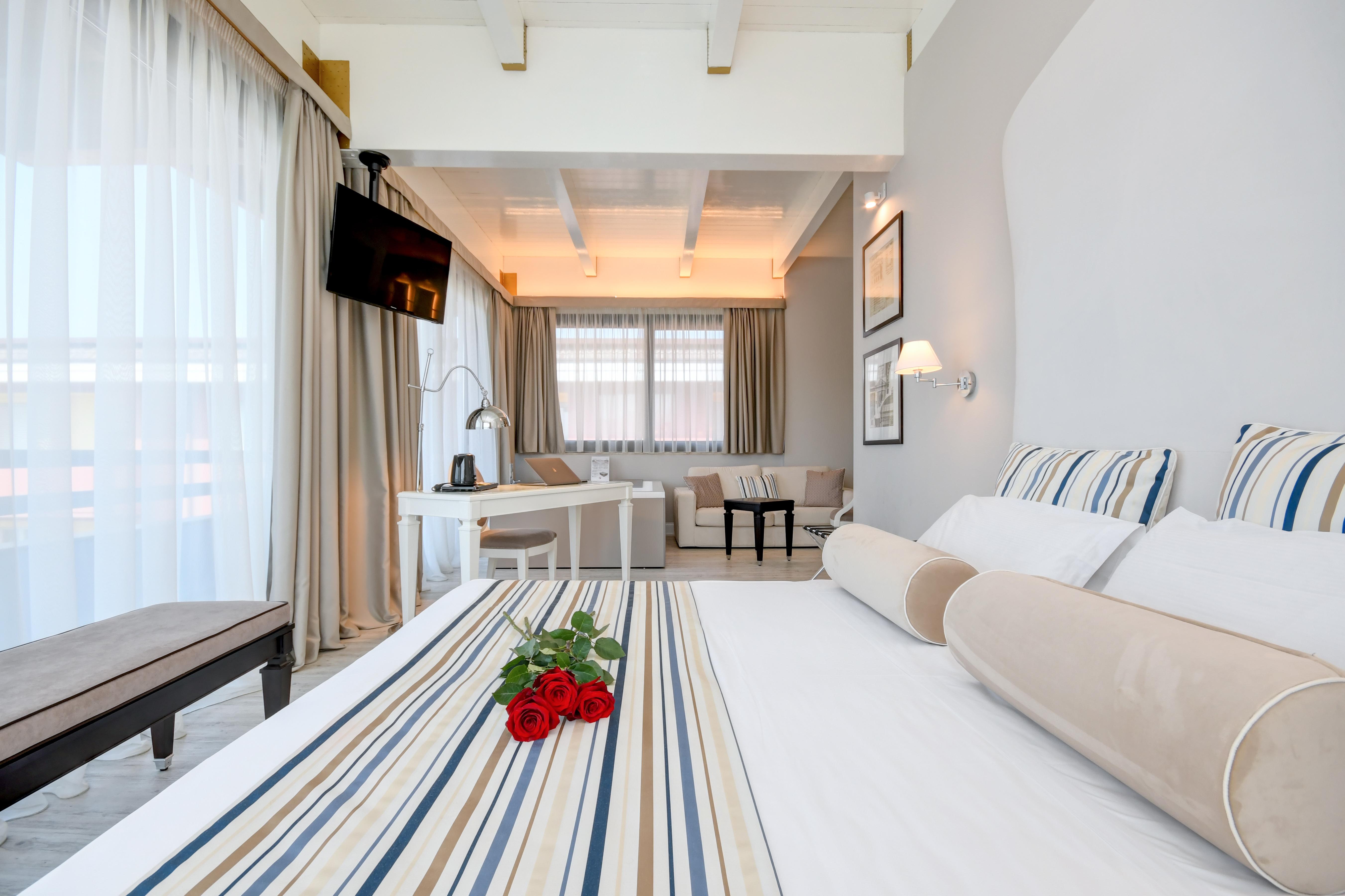 Hotel Oliveto Десенцано дел Гарда Екстериор снимка