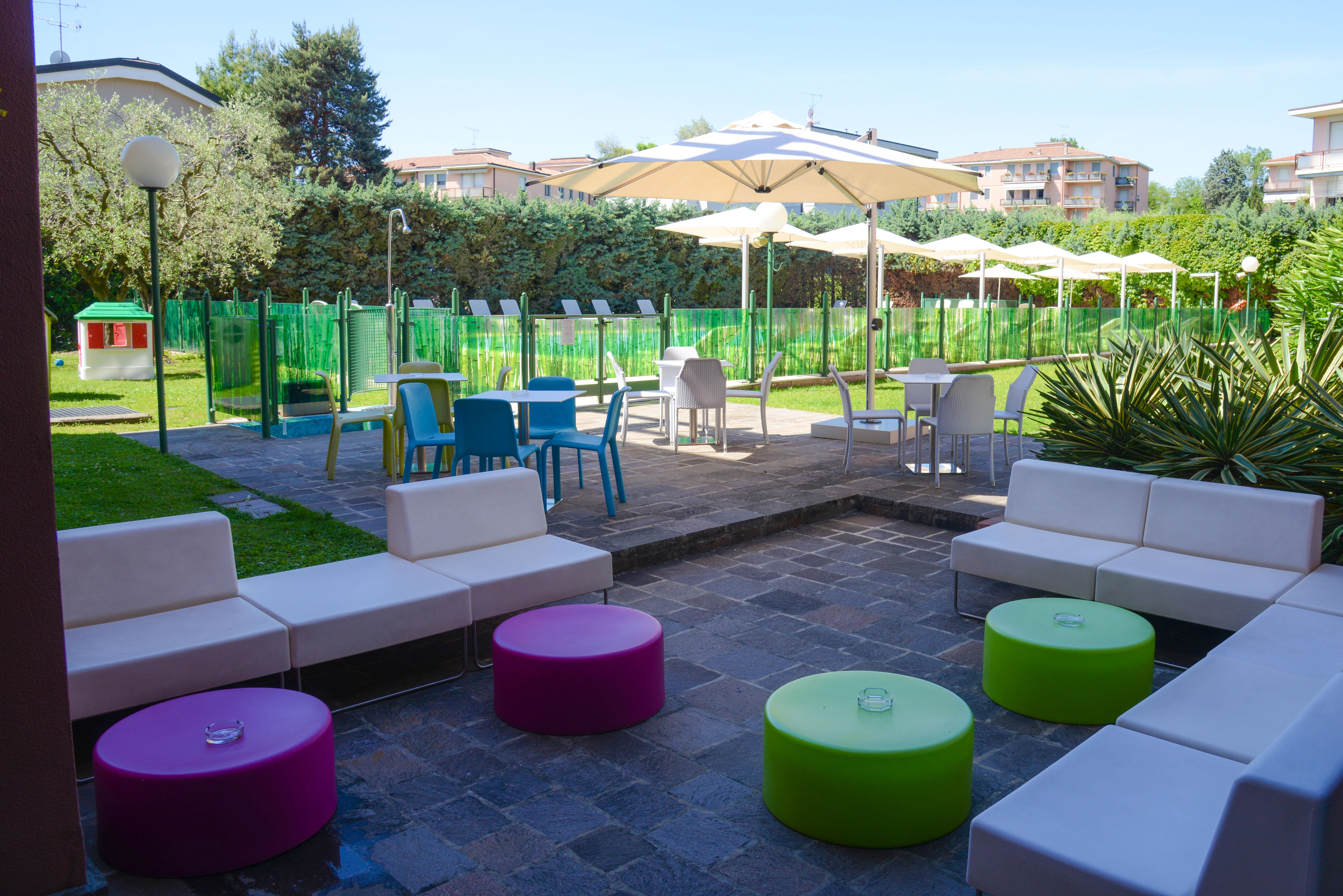 Hotel Oliveto Десенцано дел Гарда Екстериор снимка