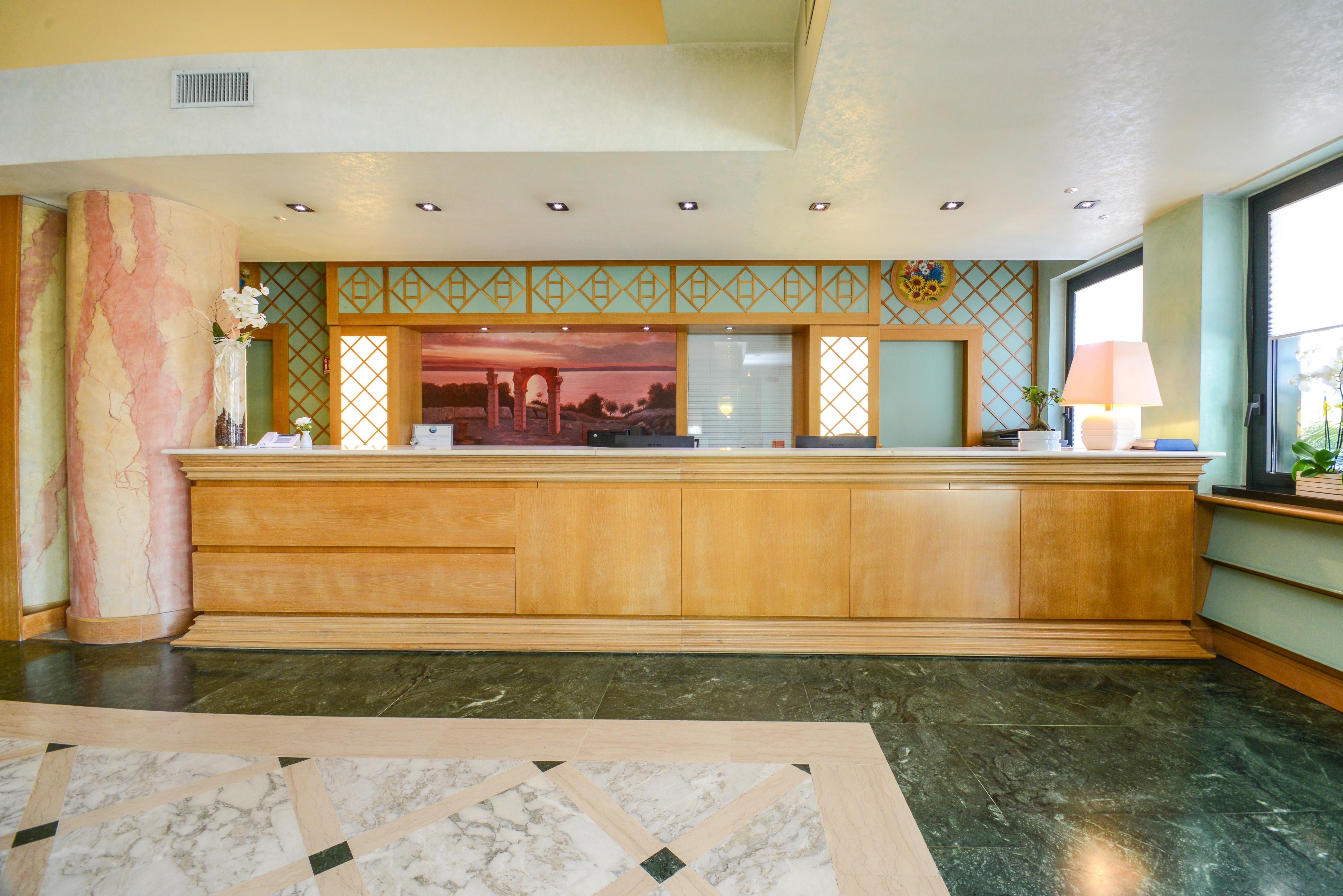 Hotel Oliveto Десенцано дел Гарда Екстериор снимка