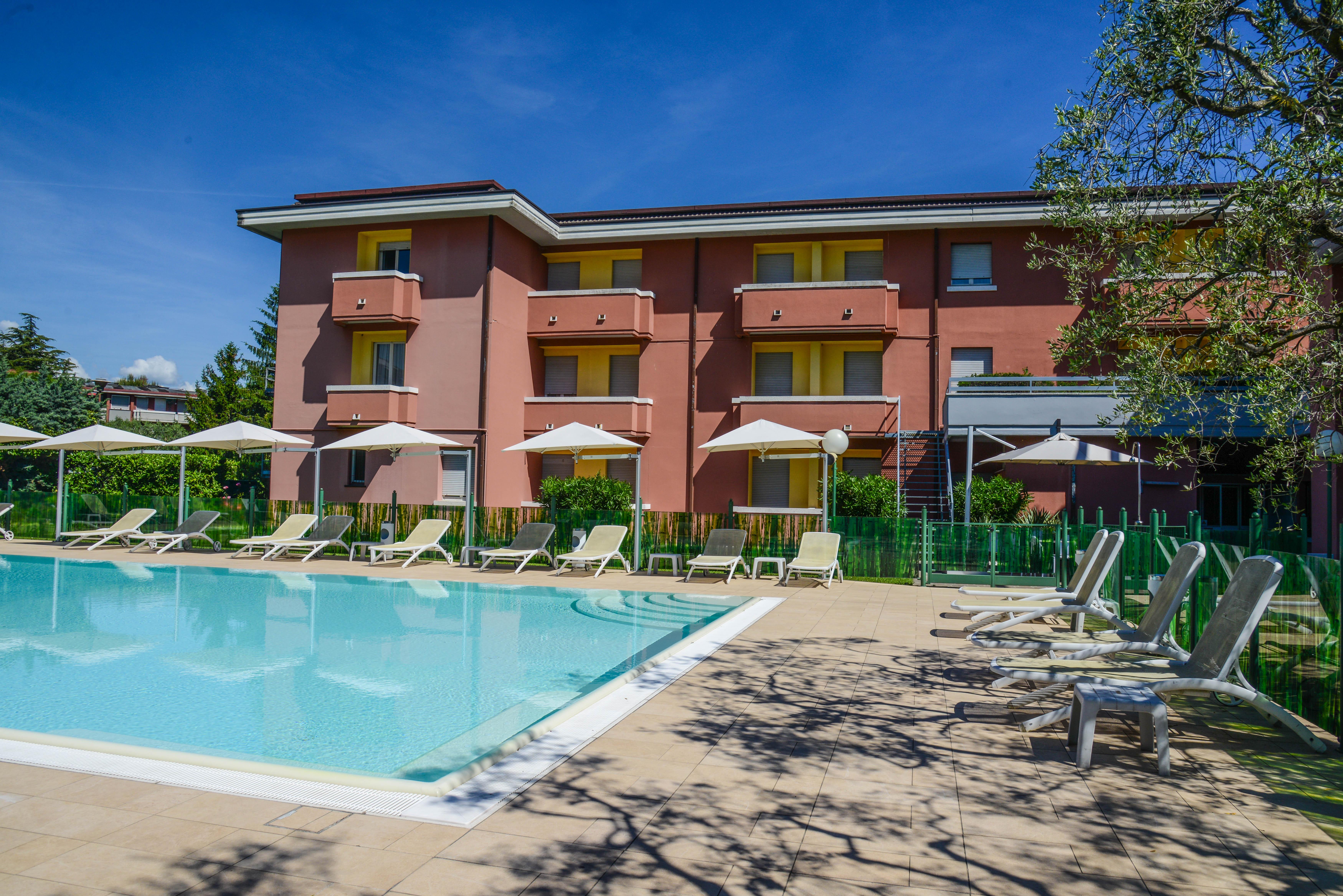Hotel Oliveto Десенцано дел Гарда Екстериор снимка
