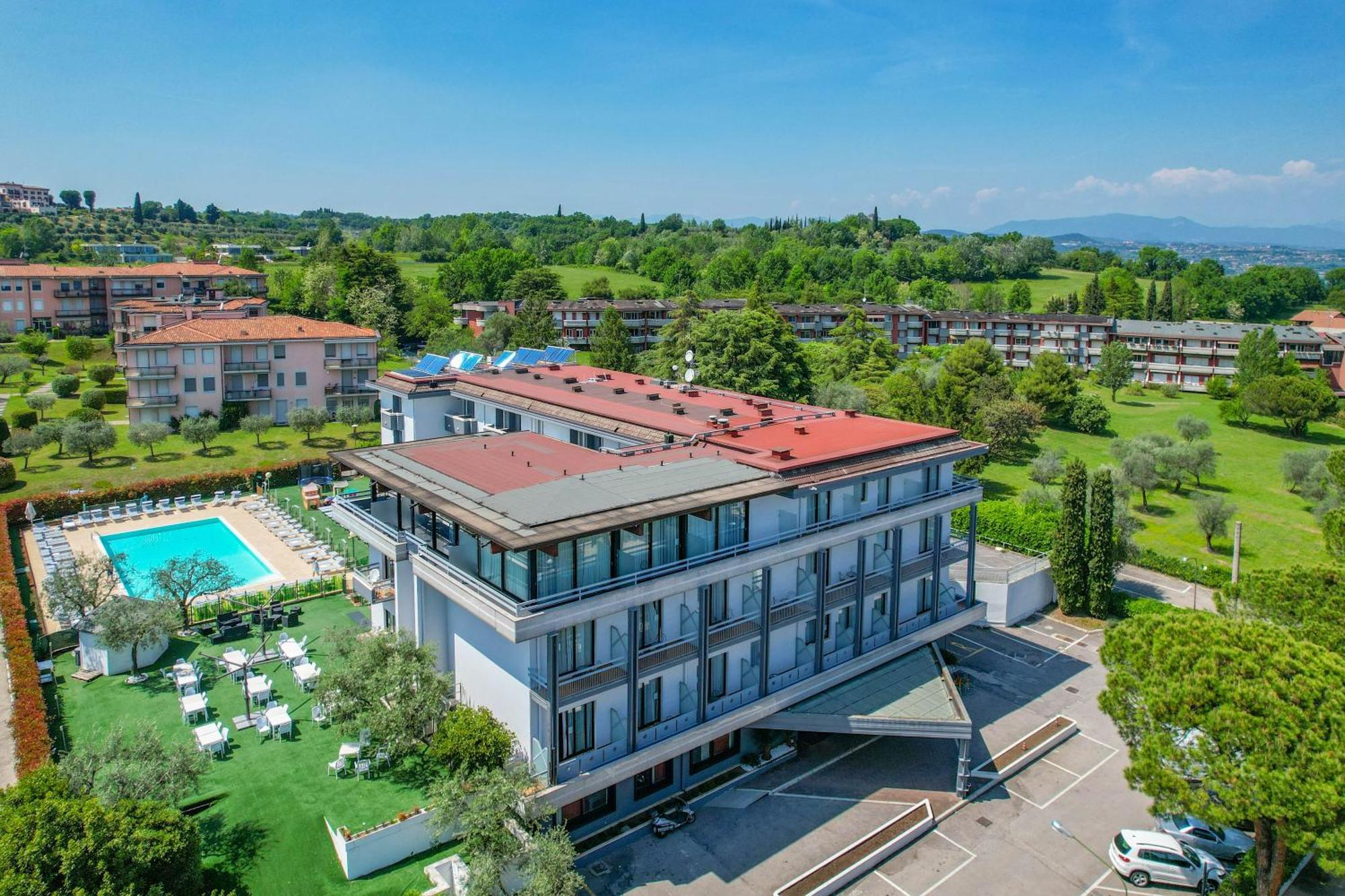 Hotel Oliveto Десенцано дел Гарда Екстериор снимка