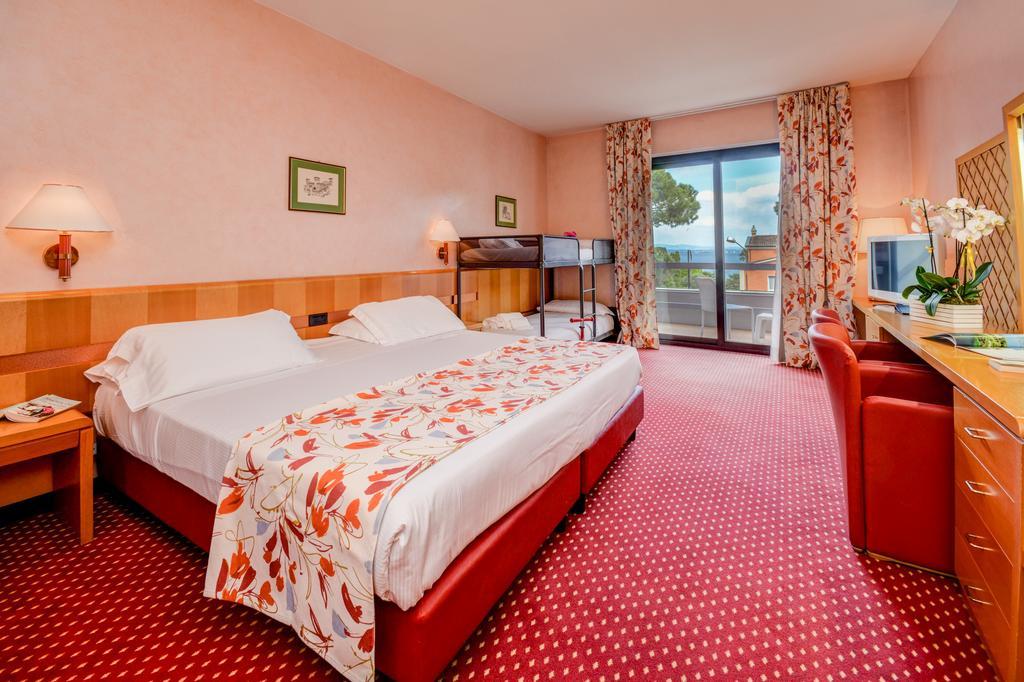 Hotel Oliveto Десенцано дел Гарда Екстериор снимка