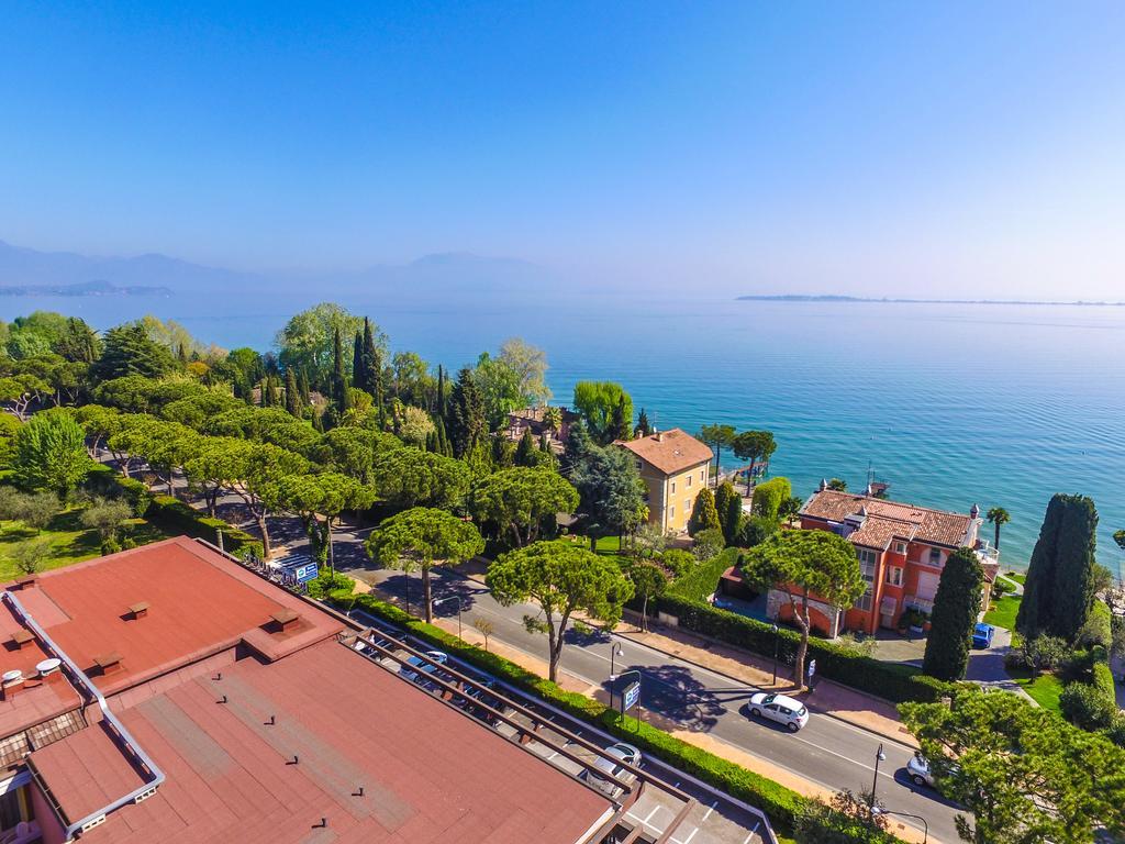 Hotel Oliveto Десенцано дел Гарда Екстериор снимка
