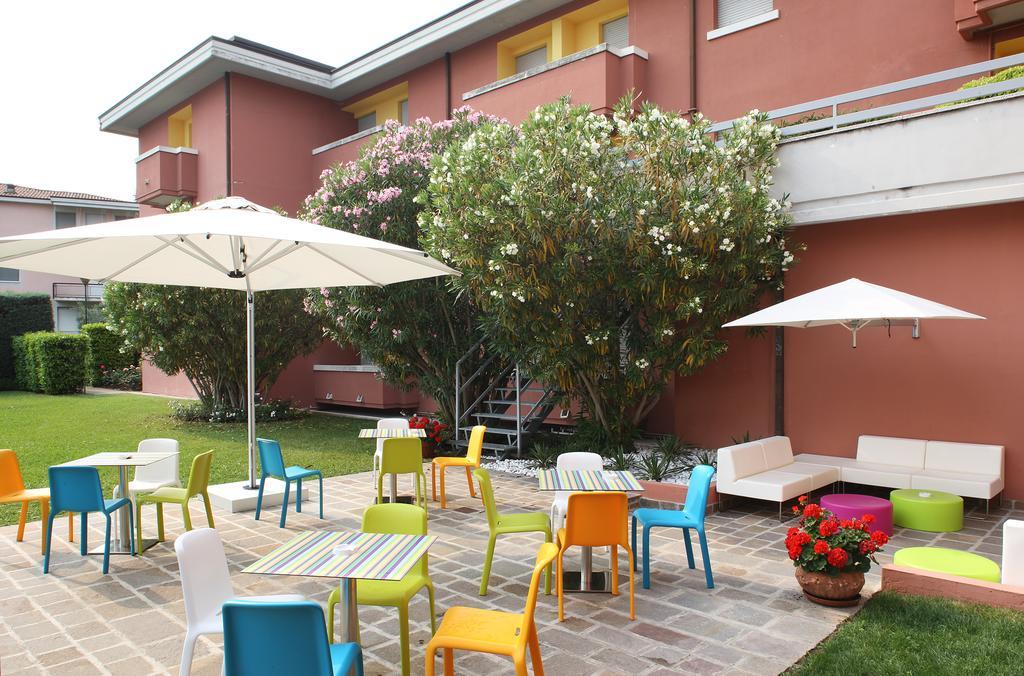 Hotel Oliveto Десенцано дел Гарда Екстериор снимка