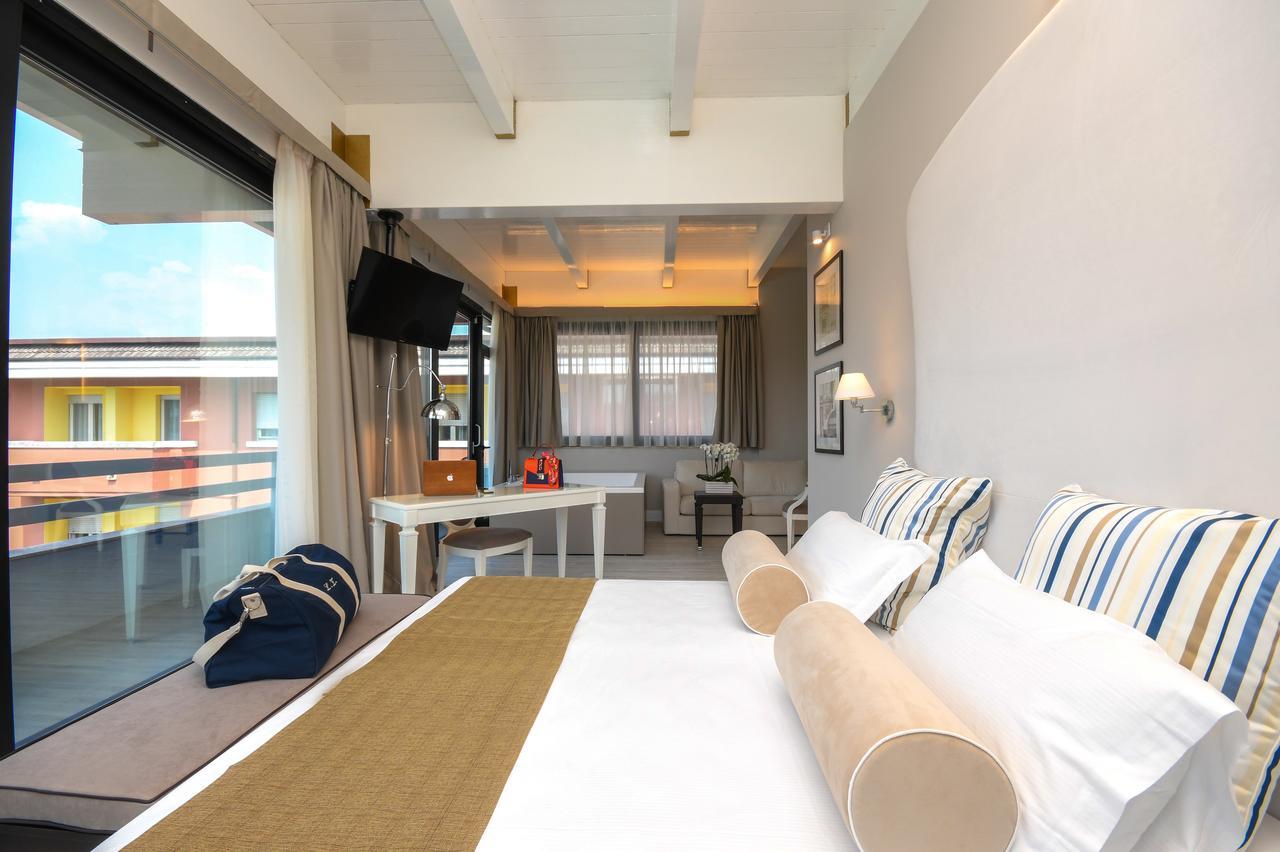Hotel Oliveto Десенцано дел Гарда Екстериор снимка