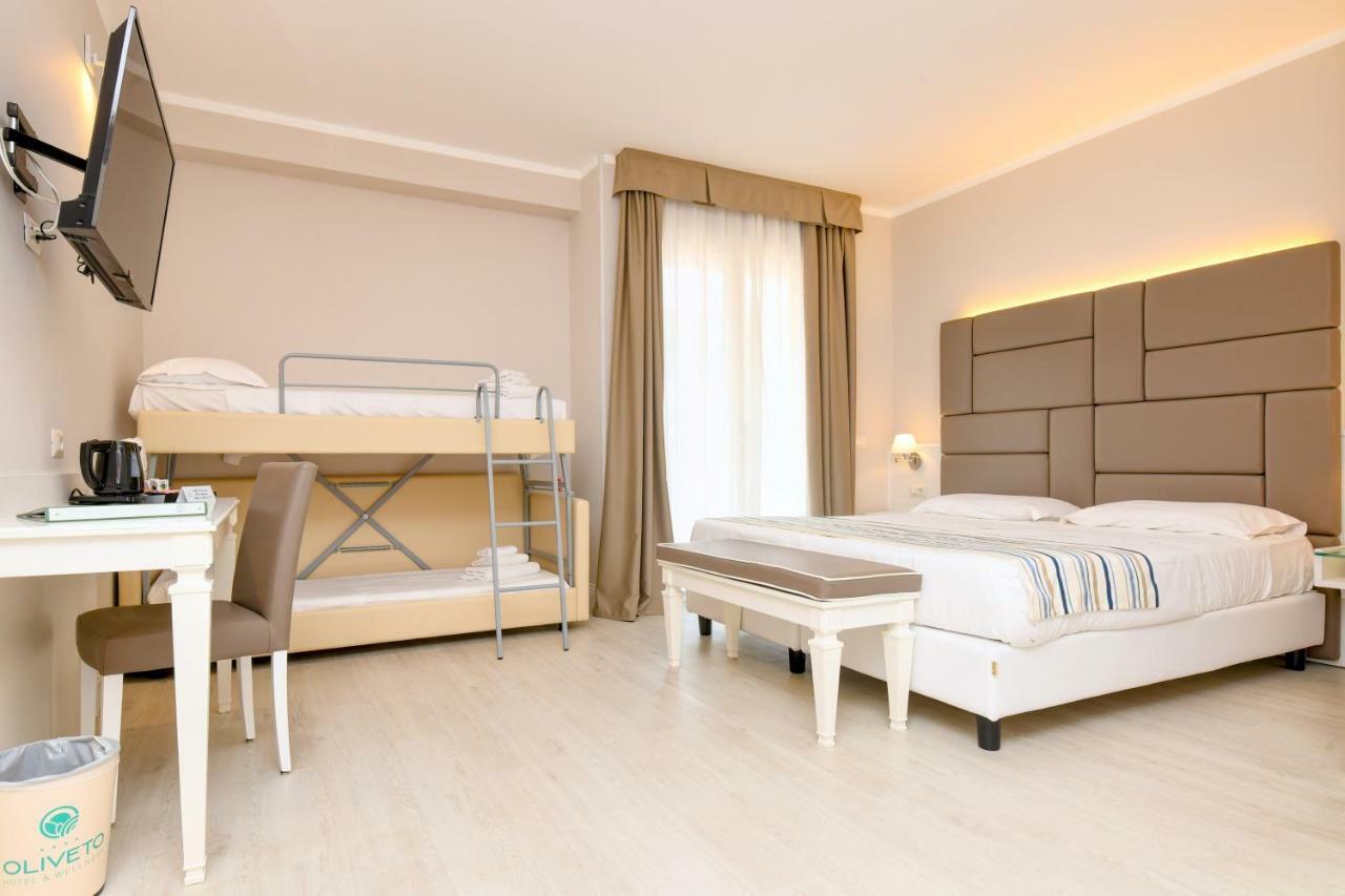Hotel Oliveto Десенцано дел Гарда Екстериор снимка